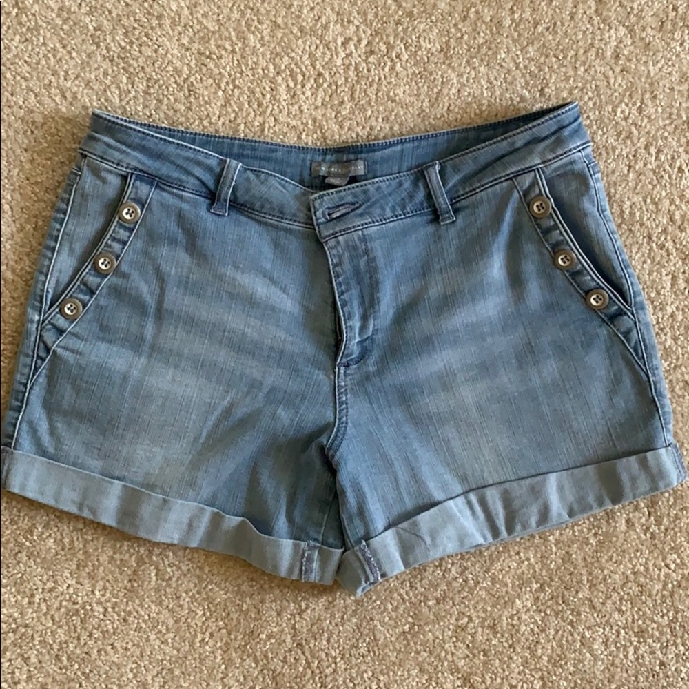 COPY - Sailor style jean shorts